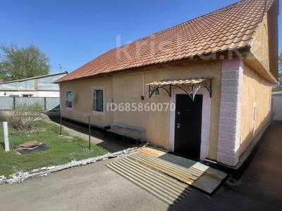 Отдельный дом · 4 комнаты · 99.7 м² · 6.9 сот., Сайдалы Сары Тока 16 — 9 школы за 30 млн 〒 в Жезказгане