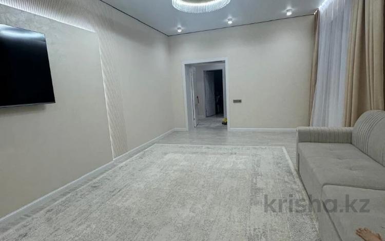 2-комнатная квартира · 77.4 м² · 5/9 этаж, мкр. Алтын орда, Молдагулова за 36 млн ₸ в Актобе — фото 2