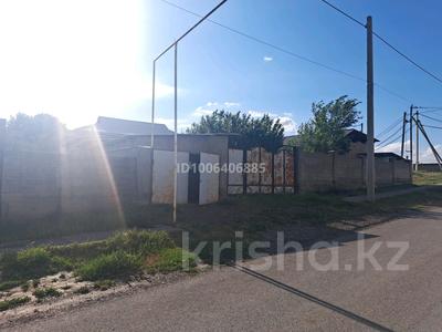 Жеке үй · 8 бөлме · 400 м² · 15 жүзд., Кенен Азербаева 32 — 2 арка, бағасы: 20 млн ₸ в Казыгурте