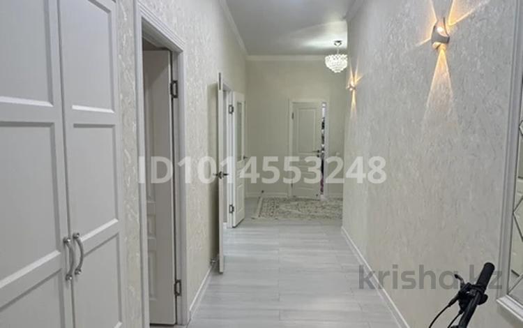 4-комнатная квартира · 135 м² · 7/9 этаж, 17-й мкр 97 за 61 млн ₸ в Актау — фото 2