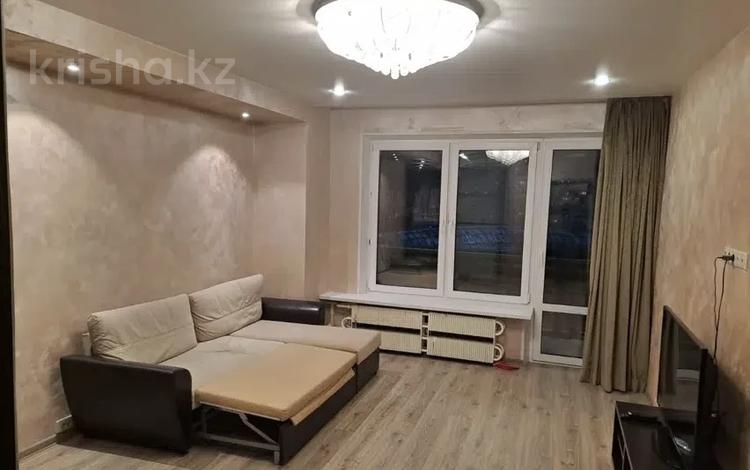 2-комнатная квартира, 60 м² помесячно, Момышулы 4