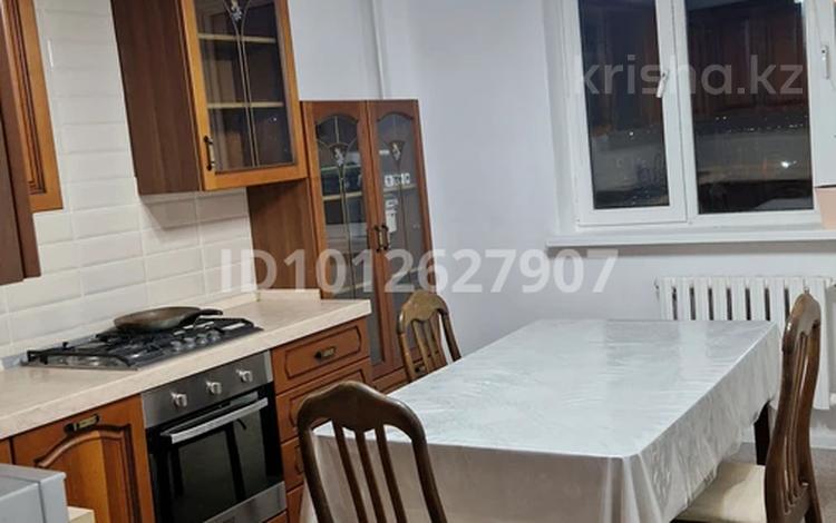 3-бөлмелі пәтер · 90 м² · 8/9 қабат, мкр Ардагер, проспект Студенческий 190б, бағасы: 250 000 ₸ в Атырау — фото 2