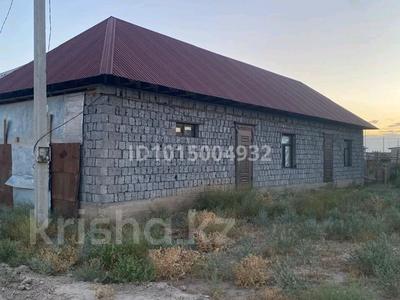 Отдельный дом · 4 комнаты · 200 м² · 10 сот., Қобыз 76 — Қызылорда тас жолы бойында, Асыл кафенің арты. за 15 млн ₸ в Туркестане