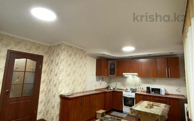 2-бөлмелі пәтер · 56 м² · 4/5 қабат, пр. К. Сатпаева 13/2, бағасы: 18 млн ₸ в Усть-Каменогорске — фото 2