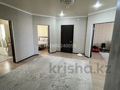 4-комнатная квартира · 102 м² · 9/10 этаж, 10 мкр 25 за 350 000 〒 в Аксае