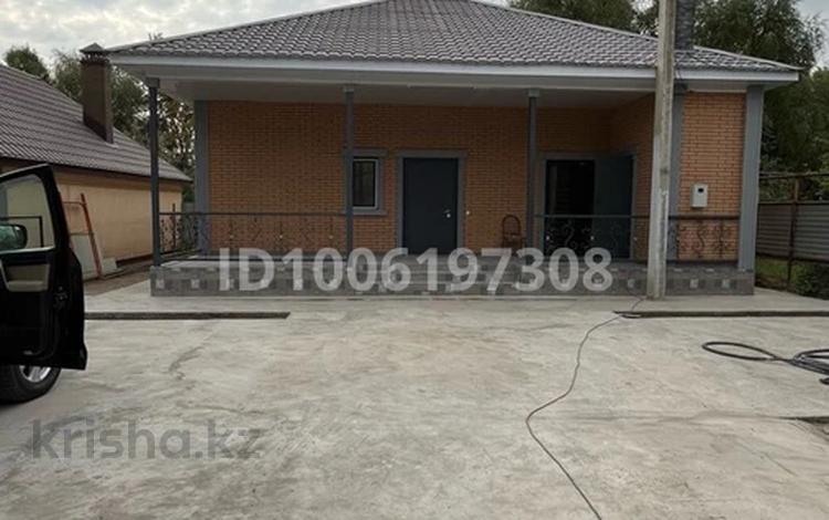 Отдельный дом · 4 комнаты · 200 м² · 6.5 сот., Асфальтовая 51 за 45 млн 〒 в Уральске — фото 2