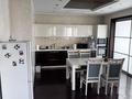 4-комнатная квартира · 148 м² · 12/15 этаж, Ходжанова 76 за 700 000 ₸ в Алматы — фото 2