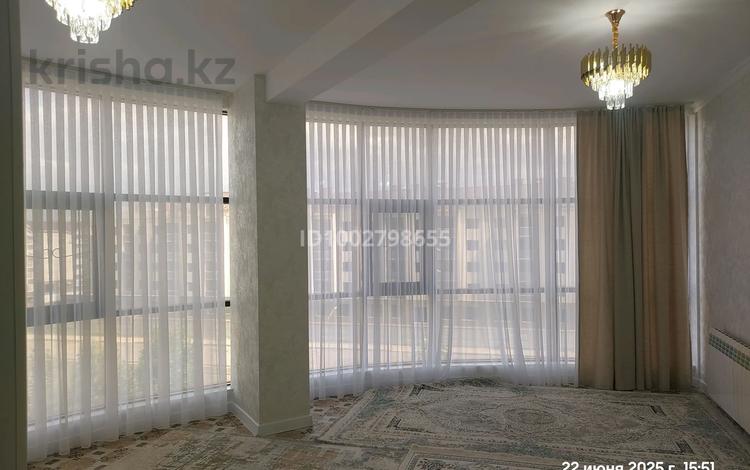 3-комнатная квартира · 120 м² · 4/5 этаж, мкр. Алтын орда, Батыс 2 9/3 — Халел Досмухаметулы за 55.5 млн ₸ в Актобе — фото 2