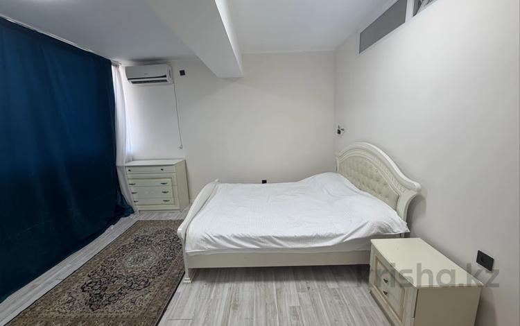 4-комнатная квартира · 112 м² · 16/16 этаж, Самал 1 9/2 за 750 000 ₸ в Алматы, Алмалинский р-н — фото 2