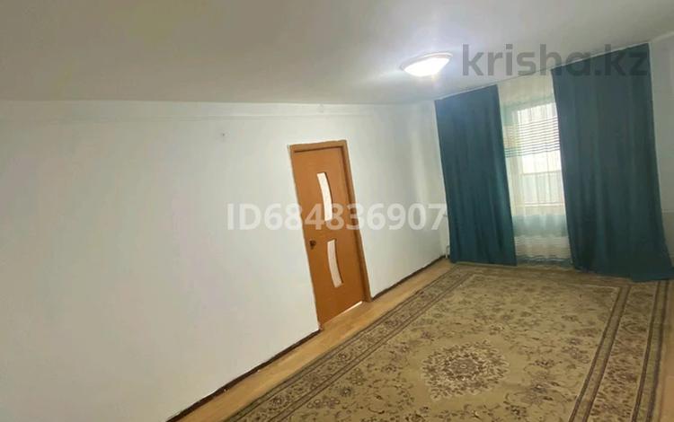 4-комнатная квартира, 72.8 м², 1/5 этаж, Самал 35 — Самал за 11.9 млн 〒 в Туркестане — фото 2