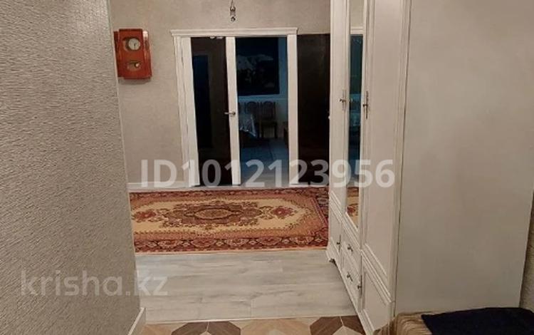 3-бөлмелі пәтер · 128 м² · 1/5 қабат, мкр. Алтын орда, Батыс 2 — Анаға тағзым,Ваниль, бағасы: 49 млн ₸ в Актобе — фото 2