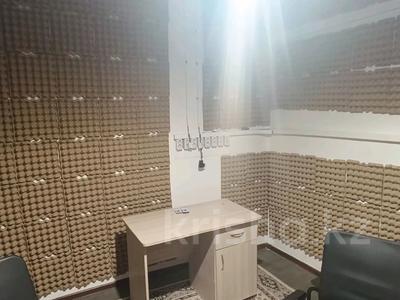 Аренда коммерческой недвижимости в Алматы: Свободное назначение, офисы, магазины и бутики, склады, общепит, салоны красоты, образование, развлечения, конференц-залы, кабинеты и рабочие места, студии · 10 м² за 65 000 〒 Свободное назначение, офисы, магазины и бутики, склады, общепит, салоны красоты, образование, развлечения, конференц-залы, кабинеты и рабочие места, студии · 10 м² за 65 000 〒 в Алматы, Ауэзовский р-н