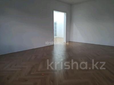 Отдельный дом · 4 комнаты · 155 м² · 9 сот., Молдагалиева 33 за 43 млн ₸ в 