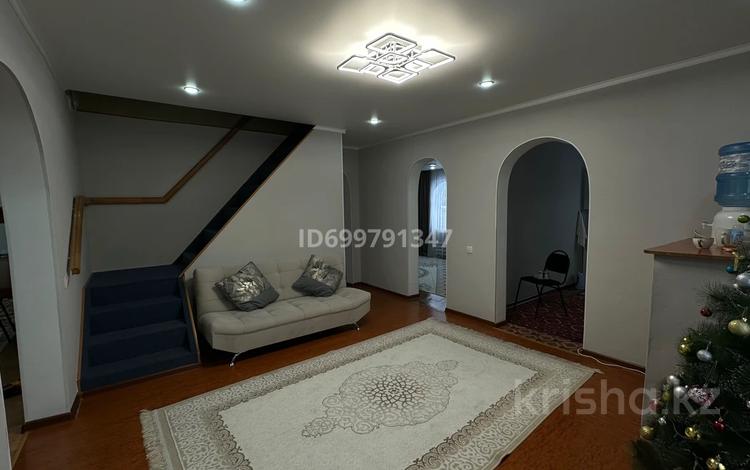 Жеке үй · 8 бөлме · 220 м² · 5 жүзд., Шамелова 1/1 — Яблоневая пересекает, бағасы: 29 млн ₸ в Уральске — фото 2
