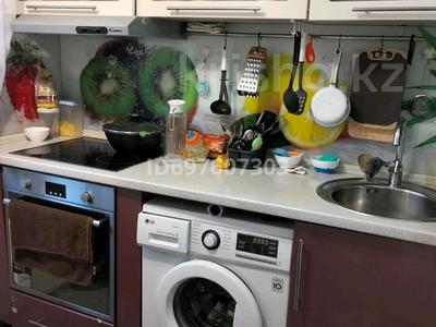 4-бөлмелі пәтер, 61 м², 2/5 қабат, Майкудук, Майкудук, 16й микрорайон, бағасы: 18.5 млн 〒 в Караганде, Алихана Бокейханова р-н