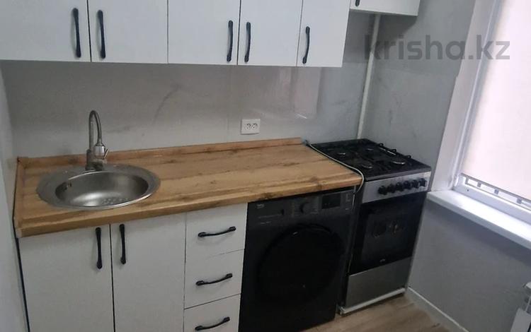 1-комнатная квартира · 33 м² · 2/5 этаж, мкр Айнабулак-1 4 за 200 000 ₸ в Алматы, Жетысуский р-н — фото 2