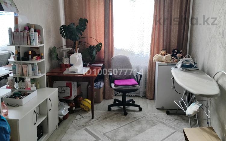 3-комнатная квартира · 61 м² · 4/5 этаж, 11 микрарайон 28 за 9 млн ₸ в Житикаре — фото 2