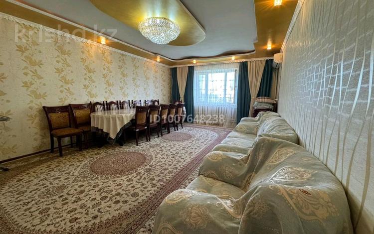 Отдельный дом · 8 комнат · 180 м² · 6 сот., Абдирова 34 за 40 млн 〒 в Таразе — фото 2