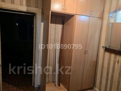 3-комнатная квартира · 63 м² · 3/5 этаж, Майкудук, Майкудук, 16й микрорайон 16 — Магазин Рахат за 11.5 млн ₸ в Караганде, Алихана Бокейханова р-н
