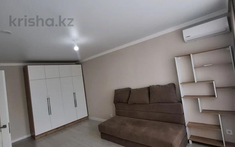 1-бөлмелі пәтер · 40 м² · 4/9 қабат, Толе би 24 — Район Ханшатыр, бағасы: 220 000 ₸ в Астане, Нура р-н — фото 2