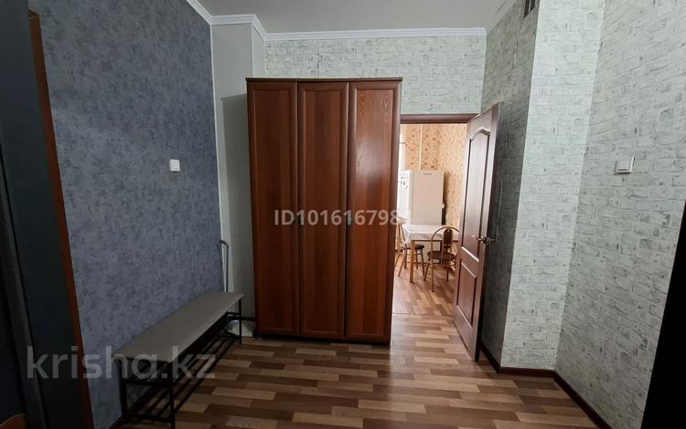 1-бөлмелі пәтер · 40 м² · 8/9 қабат, Ақсай-2 ш/а. 39, бағасы: 250 000 ₸ в Алматы, Ауэзовский р-н — фото 2