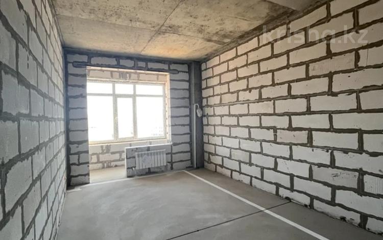 2-бөлмелі пәтер · 81 м² · 3/5 қабат, Абулхайр-хана 56/6, бағасы: 33 млн ₸ в Атырау — фото 2
