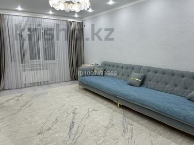 3-бөлмелі пәтер · 100 м² · 7/9 қабат, Алтын орда ш/а., Батыс 2 — Халел Досмухамедулы-Тауелсиздик, бағасы: 39.5 млн ₸ в Актобе, мкр. Алтын орда