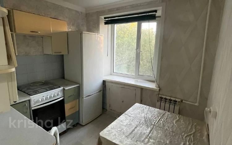 2-бөлмелі пәтер · 45 м² · 4/5 қабат, 16-шағынаудан 37, бағасы: 10.7 млн ₸ в Караганде, Алихана Бокейханова р-н — фото 2