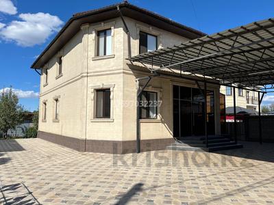 Отдельный дом · 6 комнат · 220 м² · 8 сот., мкр Мадениет, 56-я ул 13А за 115 млн ₸ в Алматы, Алатауский р-н