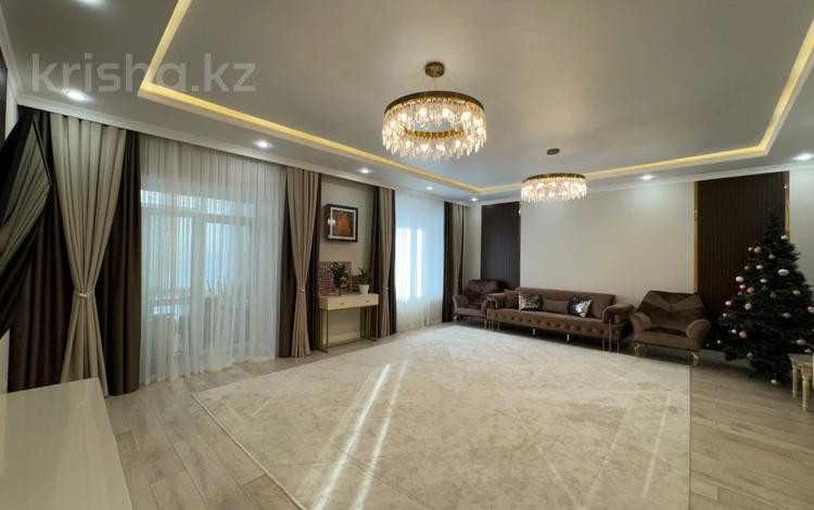 5-комнатная квартира · 190 м² · 2/5 этаж, мкр. Алтын орда за 105 млн 〒 в Актобе — фото 2