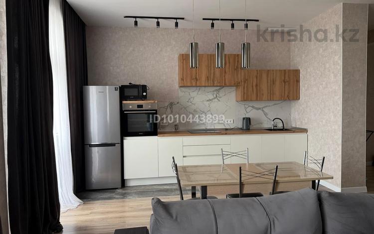 2-бөлмелі пәтер · 80 м² · 13/15 қабат, 17-й мкр, ​17-й микрорайон 6, бағасы: 300 000 ₸ в Актау — фото 2