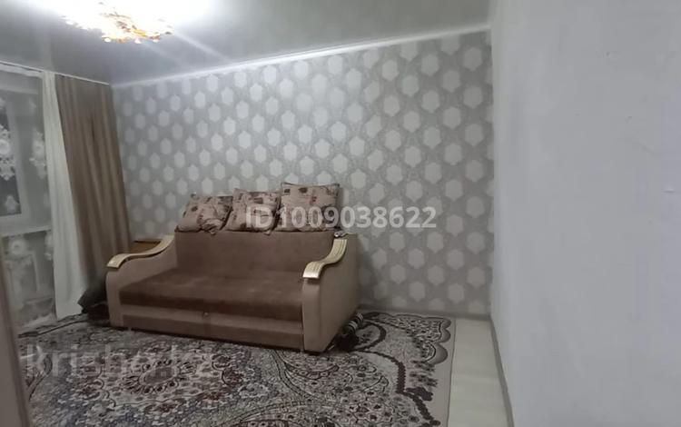 3-бөлмелі пәтер · 60 м² · 2/2 қабат, Валиханова 35 — Пицарии, бағасы: 15 млн ₸ в Макинске — фото 2