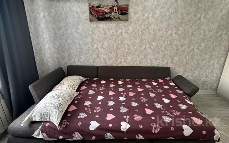 1-бөлмелі пәтер · 52 м² · 6/9 қабат, мкр. Алтын орда 9 б — Алия молдагулова, бағасы: 10 000 ₸ в Актобе — фото 2