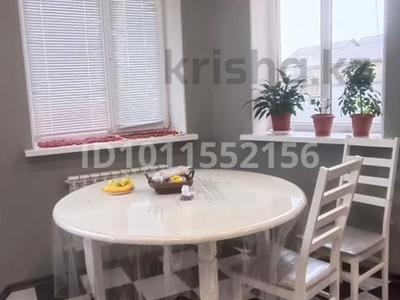 Отдельный дом · 4 комнаты · 140 м² · 140 сот., мкр Акжайык, Акжайык Тендик 110 — 12 кошеден киргенде за 30 млн ₸ в Атырау