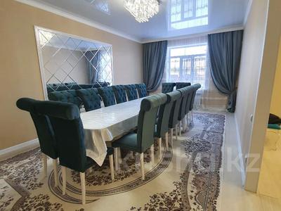 Отдельный дом • 5 комнат • 300 м² • 8 сот., Вагонник-сити — Самал за 95 млн 〒 в Уральске