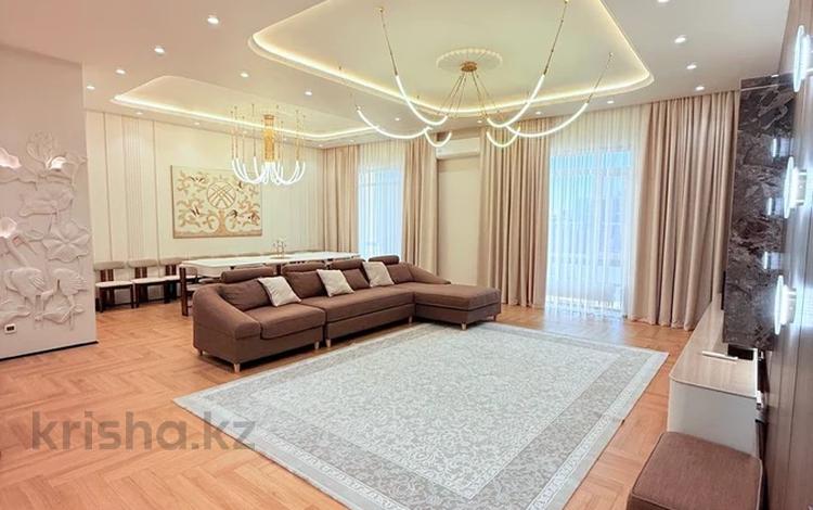 3-бөлмелі пәтер · 195 м² · 8/9 қабат, Жошы хана 16/1, бағасы: ~ 230 млн ₸ в Астане — фото 2