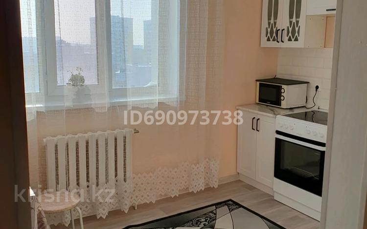 1-комнатная квартира, 45 м², 14/14 этаж, Кордай 77 — кошкарбаева-кордай