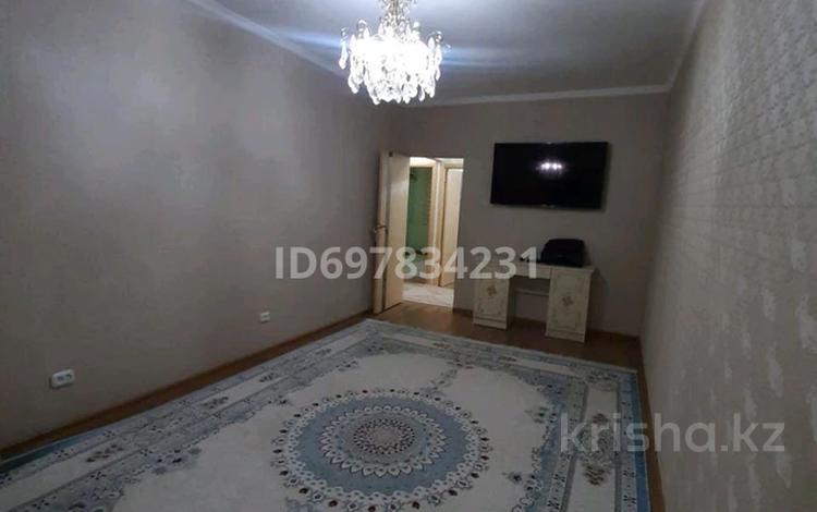 3-бөлмелі пәтер, 70 м², 2/5 қабат, 11-й мкр 27, бағасы: 23 млн 〒 в Актау, 11-й мкр — фото 2