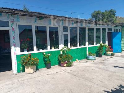 Отдельный дом · 3 комнаты · 80 м² · 10 сот., Посёлок Октябрьский, Матросова 1/1 — На берегу Бухтарминского водохранилища за 16 млн ₸ в 