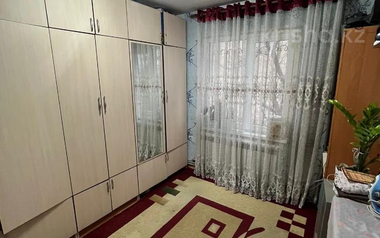 3-комнатная квартира, 59.5 м², 3/5 этаж, уалиханова за 20 млн 〒 в Шымкенте, Енбекшинский р-н — фото 2