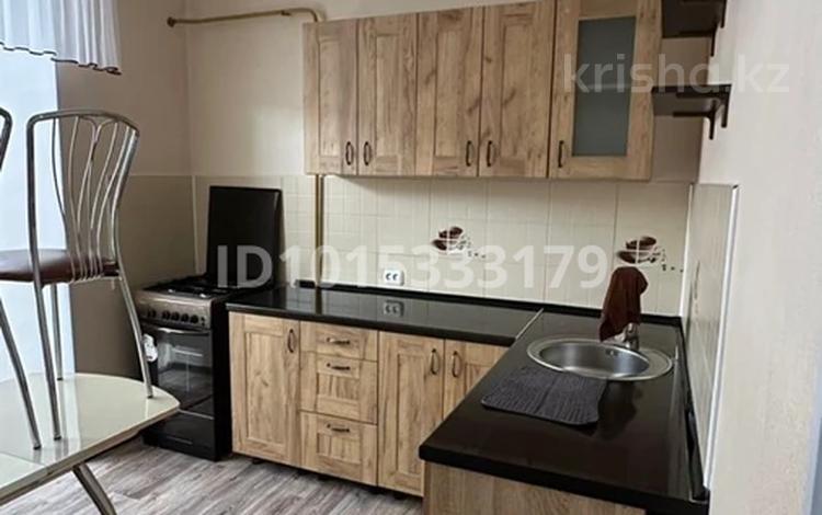 1-комнатная квартира · 45 м² · 4/5 этаж, мкр Женис 30 за 150 000 ₸ в Уральске — фото 2