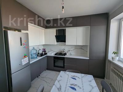 2-комнатная квартира, 80 м², 9/9 этаж, мкр. Алтын орда за 25.5 млн 〒 в Актобе, мкр. Алтын орда