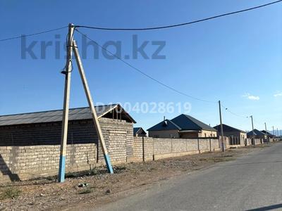 Продажа домов и дачи в Туркестанской обл.: Отдельный дом · 2 комнаты · 80 м² · 20 сот., Мкр Наурыз БН — Загстын артында за 8 млн 〒 Отдельный дом · 2 комнаты · 80 м² · 20 сот., Мкр Наурыз БН — Загстын артында за 8 млн 〒 в Шолаккоргане