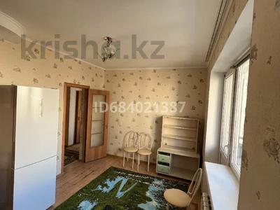 2-комнатная квартира, 53 м², 4/9 этаж помесячно, мкр Жетысу-2 80 за 210 000 〒 в Алматы, Ауэзовский р-н