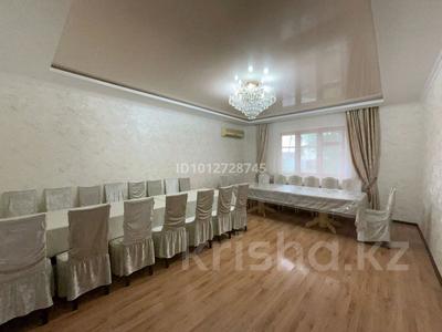 Отдельный дом · 10 комнат · 320 м² · 3 сот., Некрасова 47 — Пересекает с ул. Пушкина за 36 млн ₸ в Уральске