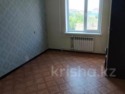 2-бөлмелі пәтер · 56.7 м² · 4/5 қабат, 2 ш/а., Санкибай батыра, бағасы: 16.5 млн ₸ в Актобе, мкр 8