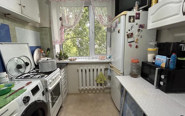 3-комнатная квартира · 48 м² · 3/5 этаж, Пришахтинск, 23й микрорайон 37 за 13 млн ₸ в Караганде, Алихана Бокейханова р-н — фото 2