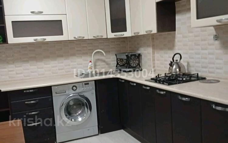 2-комнатная квартира · 50 м² · 3/5 этаж, мкр Аксай-3А, Мкр Аксай-3б 34 за 230 000 ₸ в Алматы, Ауэзовский р-н — фото 2