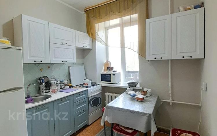 2-бөлмелі пәтер · 42 м² · 2/4 қабат, Просп. Нурсултана Назарбаева 223, бағасы: 12.5 млн ₸ в Уральске, мкр Школьник — фото 2