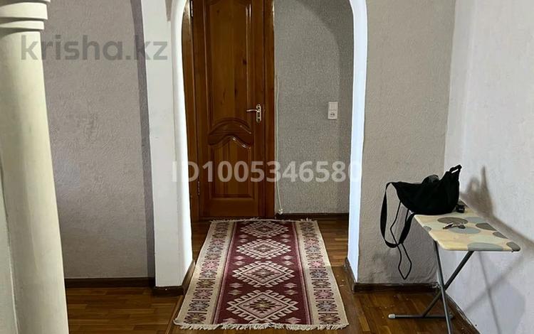2-комнатная квартира · 65 м² · 4/5 этаж, Чайжунусова 152 за 15 000 ₸ в Семее — фото 2